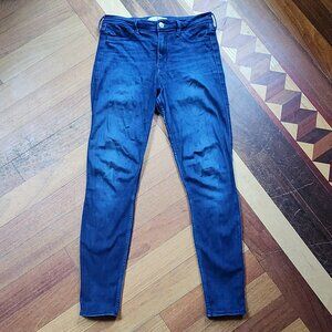 Hollister Medium Wash Skinny Jeans Size 28